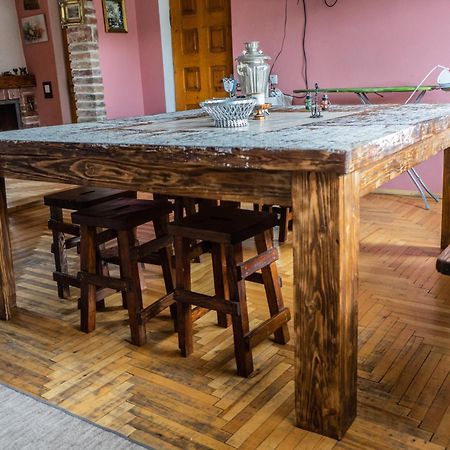 Hostel Villa Roma Lviv Bagian luar foto