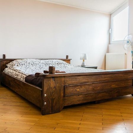 Hostel Villa Roma Lviv Bagian luar foto