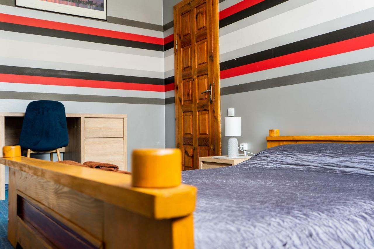 Hostel Villa Roma Lviv Bagian luar foto