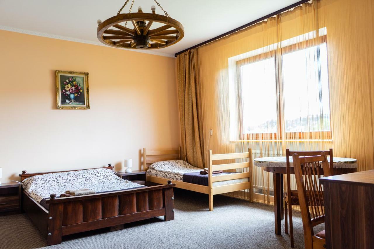 Hostel Villa Roma Lviv Bagian luar foto