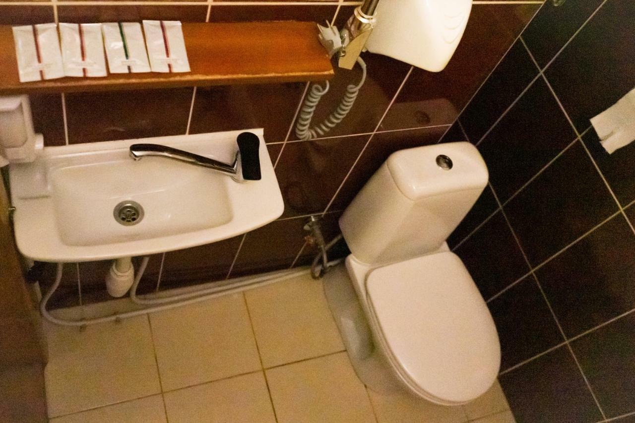Hostel Villa Roma Lviv Bagian luar foto