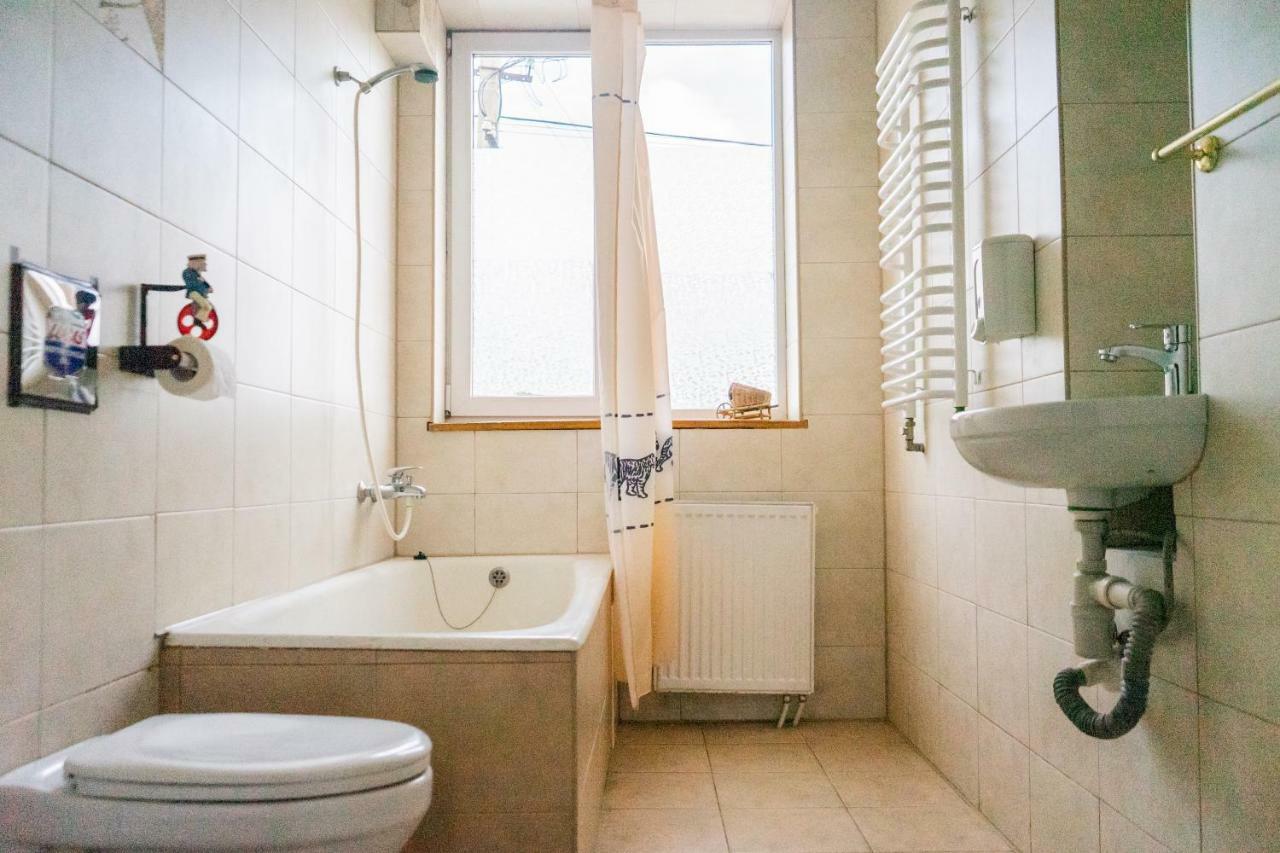 Hostel Villa Roma Lviv Bagian luar foto